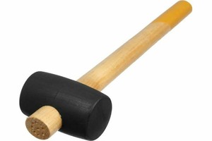 Киянка ТУНДРА, 225 г, деревянная рукоятка, черная резина, 45 мм 5460120