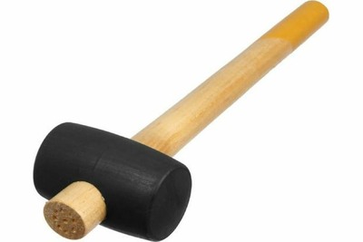 Киянка ТУНДРА, 340 г, деревянная рукоятка, черная резина, 50 мм 5460121
