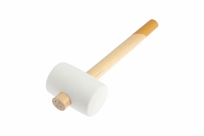Киянка ТУНДРА, деревянная рукоятка, белая резина, 65 мм, 600 г 6977302