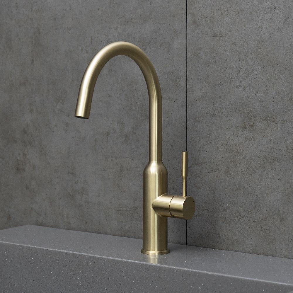 LM5079LGN Expert  Смеситель для кухни с поворотным изливом, светлое золото нано LEMARK