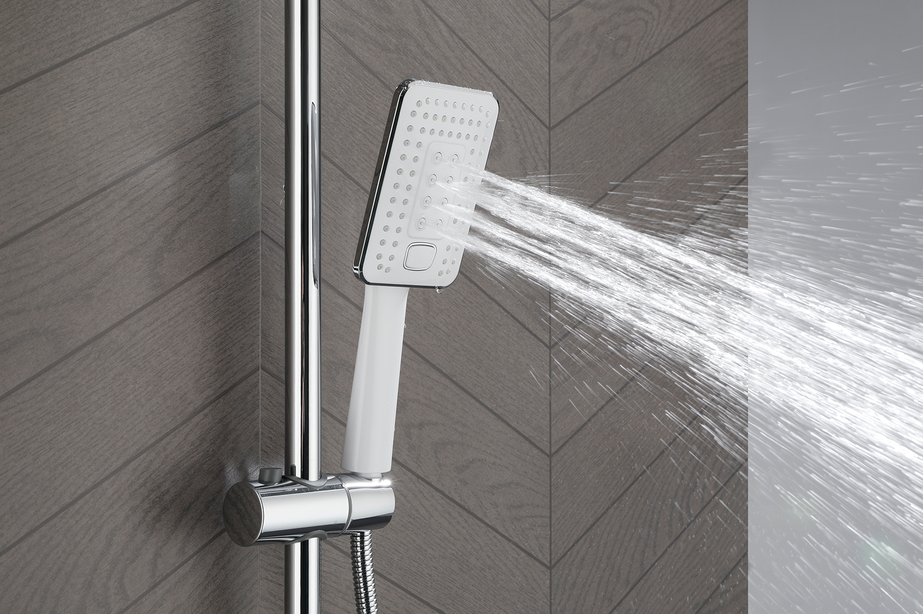 LM7013C Tropic Смеситель для ванны с верхней душевой лейкой "Тропический дождь", с поворотным изливом, белый/хром LEMARK	