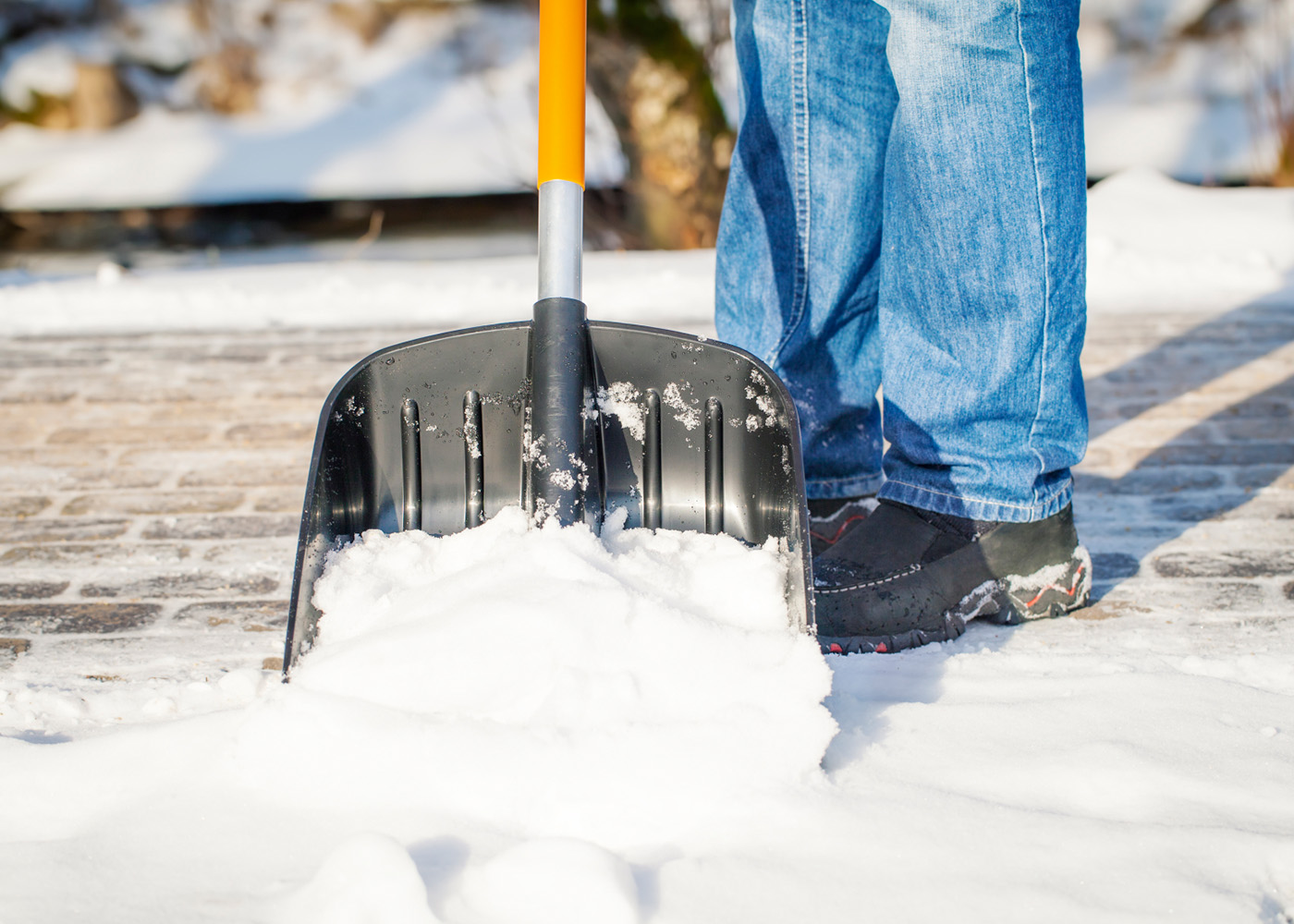 Финские зимние лопаты для уборки снега Fiskars
